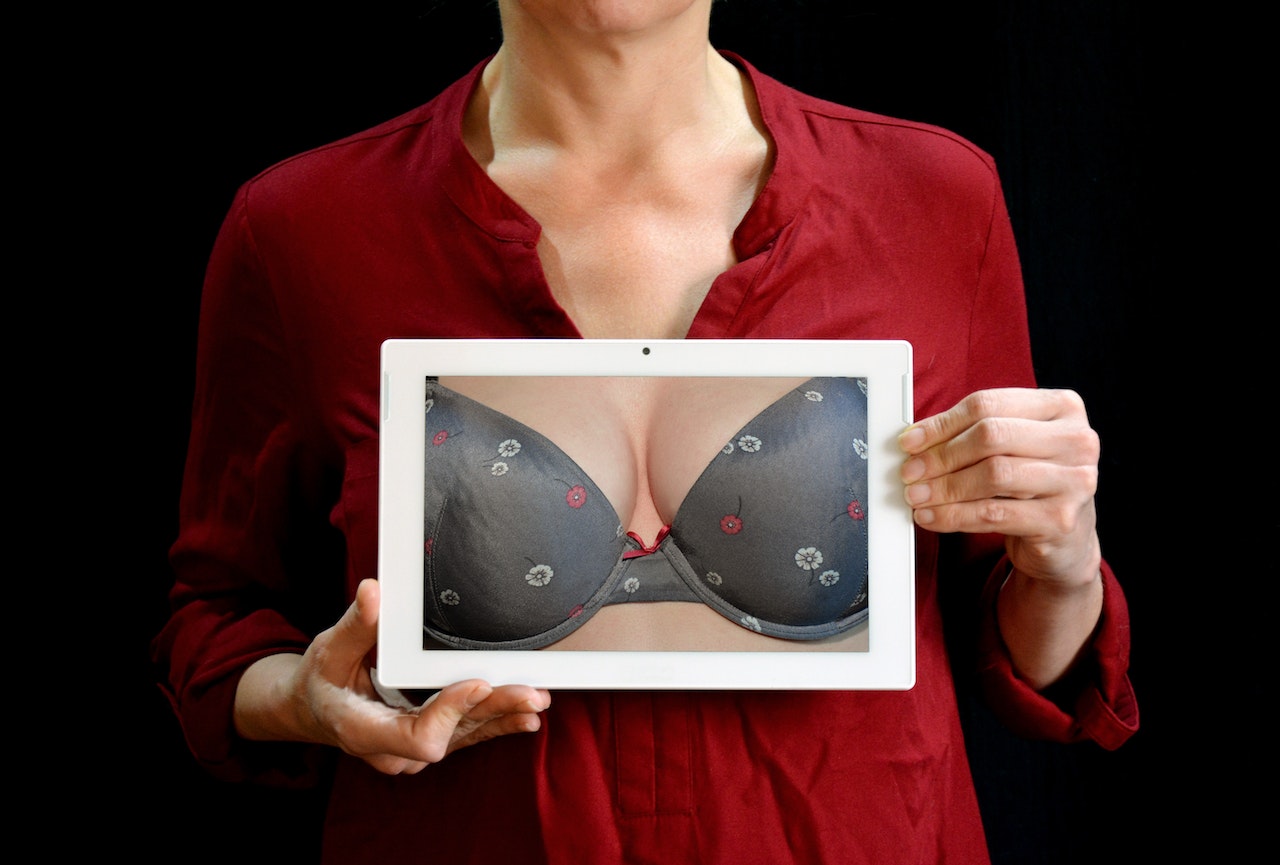 You are currently viewing Mastopexia – liftingul (ridicarea) sânilor 